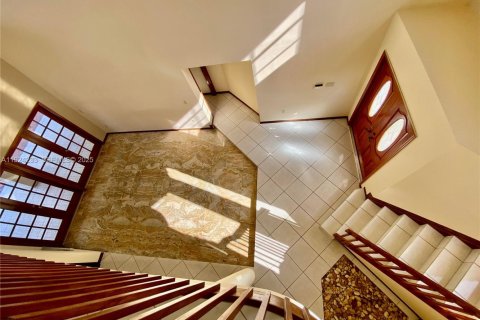 House in Miami, Florida 3 bedrooms, 247.96 sq.m. № 1986864 - photo 25