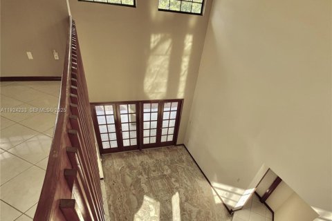 House in Miami, Florida 3 bedrooms, 247.96 sq.m. № 1986864 - photo 22
