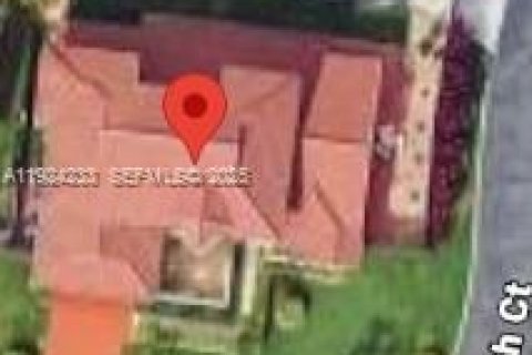 House in Miami, Florida 3 bedrooms, 247.96 sq.m. № 1986864 - photo 3