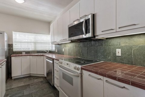 Снять в аренду кондоминиум в Корал-Гейблс, Флорида 2 спальни, 111.48м2, № 1946117 - фото 16