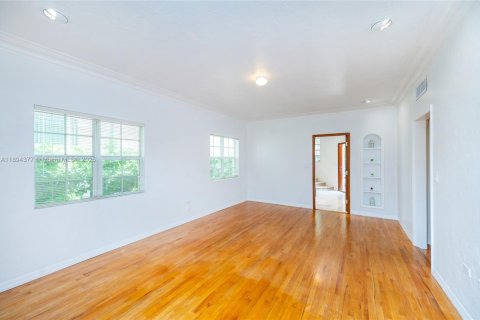 Снять в аренду кондоминиум в Корал-Гейблс, Флорида 2 спальни, 111.48м2, № 1946117 - фото 7