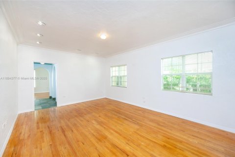 Снять в аренду кондоминиум в Корал-Гейблс, Флорида 2 спальни, 111.48м2, № 1946117 - фото 27