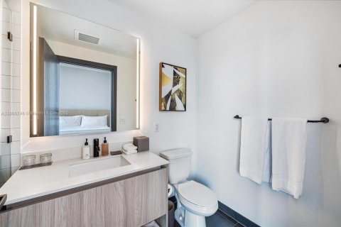 Condo in Miami, Florida, 3 bedrooms  № 1864738 - photo 16