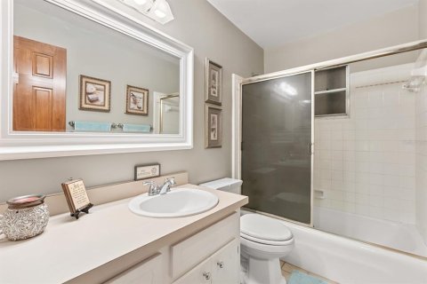 House in Orlando, Florida 4 bedrooms, 225.2 sq.m. № 2138240 - photo 14