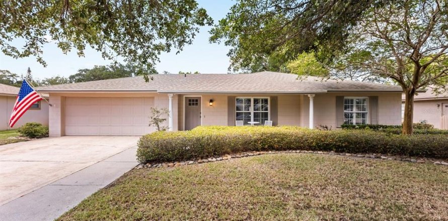 House in Orlando, Florida 4 bedrooms, 225.2 sq.m. № 2138240