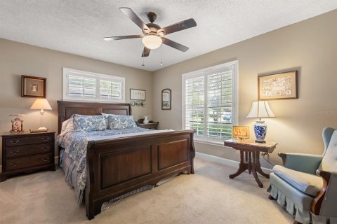 House in Orlando, Florida 4 bedrooms, 225.2 sq.m. № 2138240 - photo 12