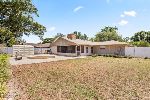House in Orlando, Florida 4 bedrooms, 225.2 sq.m. № 2138240 - photo 17