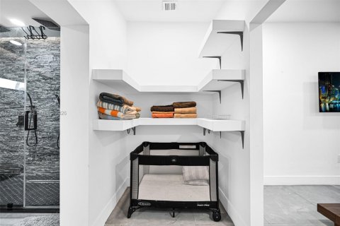 Купить виллу или дом в Майами, Флорида 4 спальни, 218.97м2, № 2025989 - фото 15