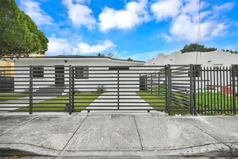 Купить виллу или дом в Майами, Флорида 4 спальни, 218.97м2, № 2025989 - фото 19