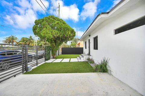 Купить виллу или дом в Майами, Флорида 4 спальни, 218.97м2, № 2025989 - фото 22