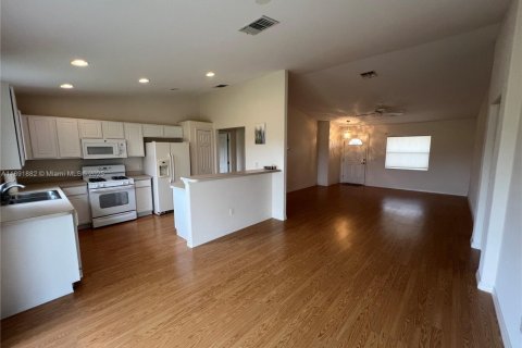 Casa en alquiler en Ocala, Florida, 3 dormitorios № 1944990 - foto 5