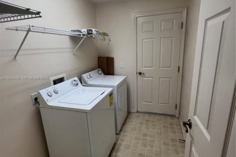 Casa en alquiler en Ocala, Florida, 3 dormitorios № 1944990 - foto 10