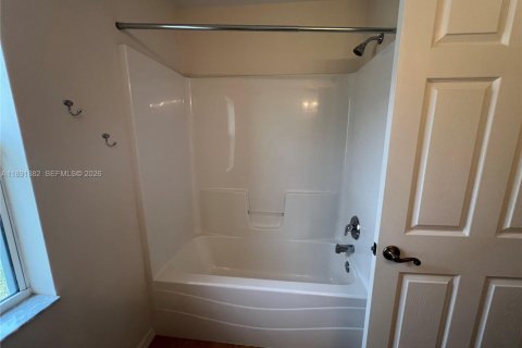 Casa en alquiler en Ocala, Florida, 3 dormitorios № 1944990 - foto 12