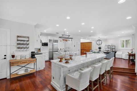 House in Fort Lauderdale, Florida 5 bedrooms, 418.34 sq.m. № 2018854 - photo 19
