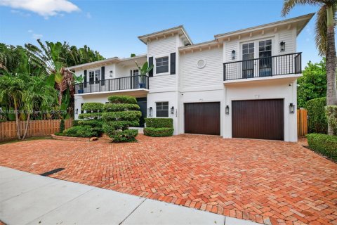 House in Fort Lauderdale, Florida 5 bedrooms, 418.34 sq.m. № 2018854 - photo 4