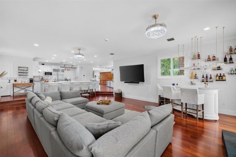 House in Fort Lauderdale, Florida 5 bedrooms, 418.34 sq.m. № 2018854 - photo 15