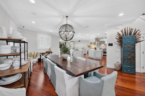 House in Fort Lauderdale, Florida 5 bedrooms, 418.34 sq.m. № 2018854 - photo 8