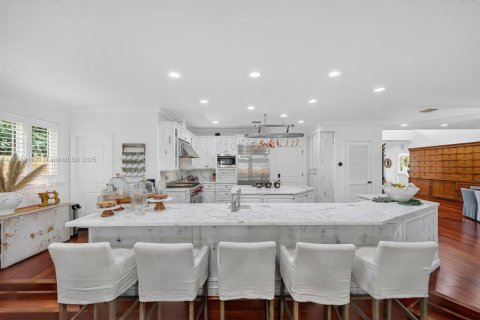 House in Fort Lauderdale, Florida 5 bedrooms, 418.34 sq.m. № 2018854 - photo 20