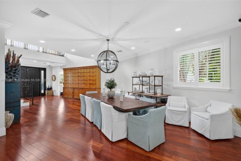 House in Fort Lauderdale, Florida 5 bedrooms, 418.34 sq.m. № 2018854 - photo 10