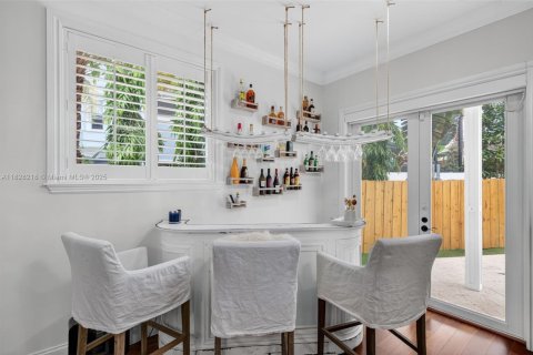 House in Fort Lauderdale, Florida 5 bedrooms, 418.34 sq.m. № 2018854 - photo 16