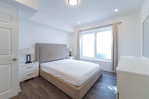 House in Miami Beach, Florida 3 bedrooms, 104.05 sq.m. № 1955965 - photo 6