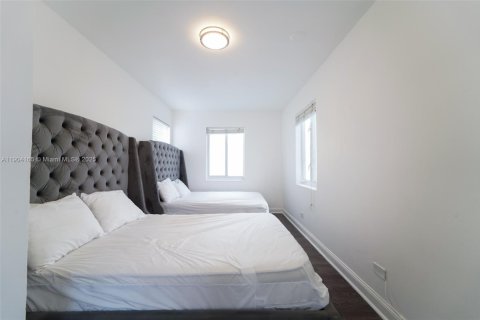 House in Miami Beach, Florida 3 bedrooms, 104.05 sq.m. № 1955965 - photo 8