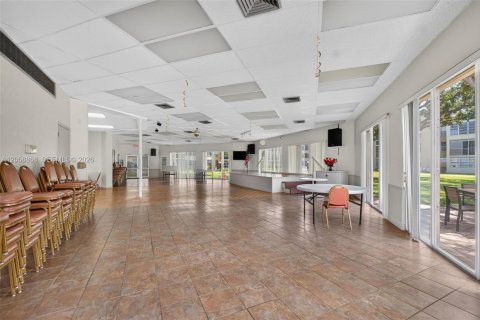 Copropriété à vendre à Lauderdale Lakes, Floride: 1 chambre, 65.5 m2 № 2186218 - photo 27