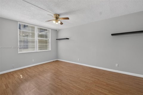 Copropriété à vendre à Lauderdale Lakes, Floride: 1 chambre, 65.5 m2 № 2186218 - photo 9