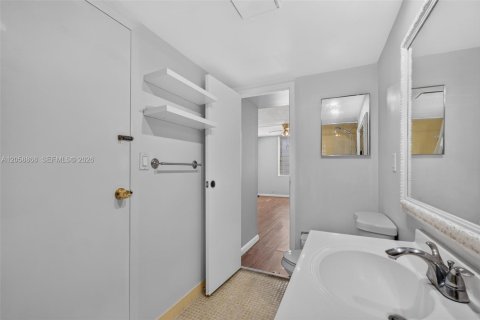 Copropriété à vendre à Lauderdale Lakes, Floride: 1 chambre, 65.5 m2 № 2186218 - photo 14
