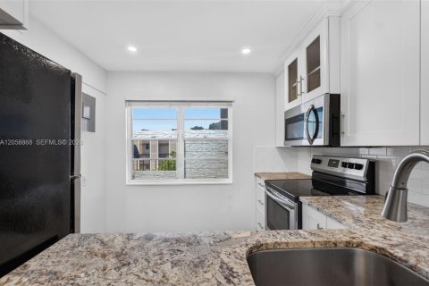 Copropriété à vendre à Lauderdale Lakes, Floride: 1 chambre, 65.5 m2 № 2186218 - photo 5