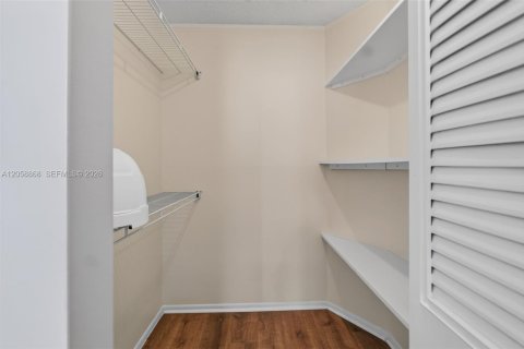 Copropriété à vendre à Lauderdale Lakes, Floride: 1 chambre, 65.5 m2 № 2186218 - photo 11