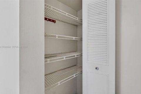 Copropriété à vendre à Lauderdale Lakes, Floride: 1 chambre, 65.5 m2 № 2186218 - photo 17