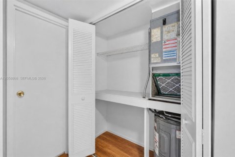 Copropriété à vendre à Lauderdale Lakes, Floride: 1 chambre, 65.5 m2 № 2186218 - photo 16