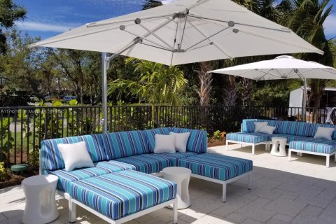 Commercial property in Miami, Florida № 1867480 - photo 2