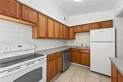 Villa ou maison à louer à Orlando, Floride: 3 chambres, 111.58 m2 № 2430687 - photo 9