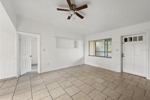 Villa ou maison à louer à Orlando, Floride: 3 chambres, 111.58 m2 № 2430687 - photo 5