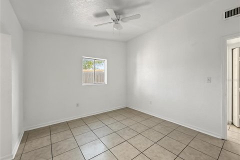 Villa ou maison à louer à Orlando, Floride: 3 chambres, 111.58 m2 № 2430687 - photo 13