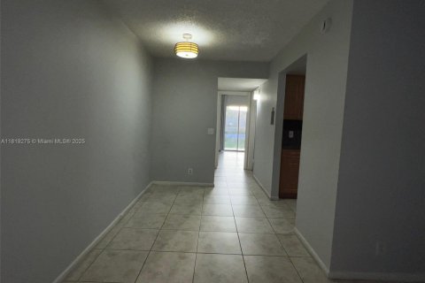 Apartment in Pembroke Pines, Florida 1 bedroom, 63.64 sq.m. № 1936740 - photo 8