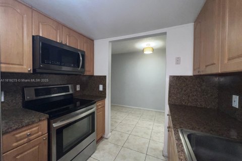 Apartment in Pembroke Pines, Florida 1 bedroom, 63.64 sq.m. № 1936740 - photo 13