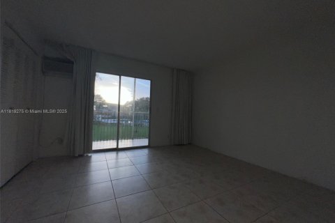 Apartment in Pembroke Pines, Florida 1 bedroom, 63.64 sq.m. № 1936740 - photo 16