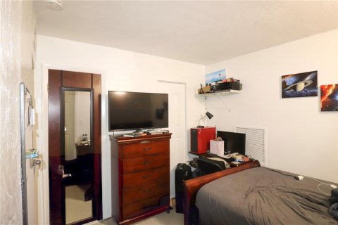 Condo in Gainesville, Florida, 1 bedroom  № 1674052 - photo 17