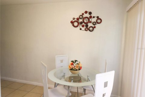 Condo in Gainesville, Florida, 1 bedroom  № 1674052 - photo 9