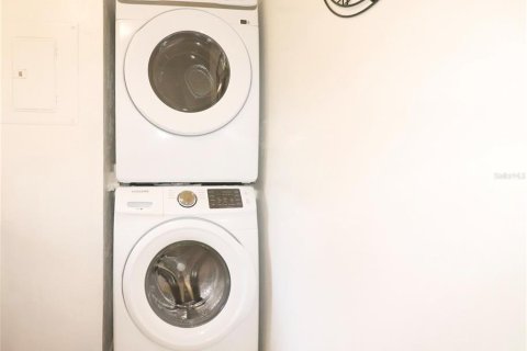 Condo in Gainesville, Florida, 1 bedroom  № 1674052 - photo 14