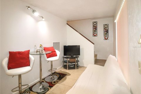 Condo in Gainesville, Florida, 1 bedroom  № 1674052 - photo 4