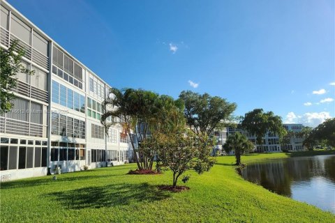 Condo in Deerfield Beach, Florida, 1 bedroom  № 1716073 - photo 2