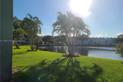 Condo in Deerfield Beach, Florida, 1 bedroom  № 1716073 - photo 27