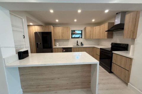 Снять в аренду виллу или дом в Холливуд, Флорида 4 спальни, 148.46м2, № 1951657 - фото 7