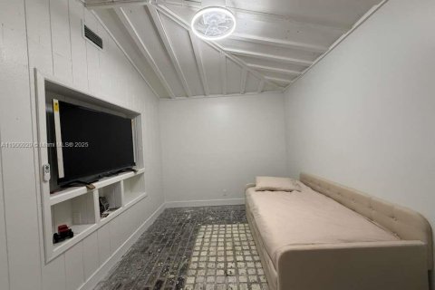 Снять в аренду виллу или дом в Холливуд, Флорида 4 спальни, 148.46м2, № 1951657 - фото 22