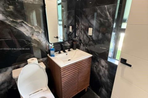 Снять в аренду виллу или дом в Холливуд, Флорида 4 спальни, 148.46м2, № 1951657 - фото 15