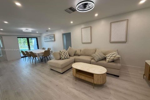 Снять в аренду виллу или дом в Холливуд, Флорида 4 спальни, 148.46м2, № 1951657 - фото 4